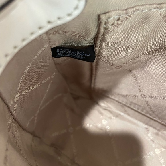 Michael Kors Small Tech Crossbody Bag with attachments - Picture 11 of 12